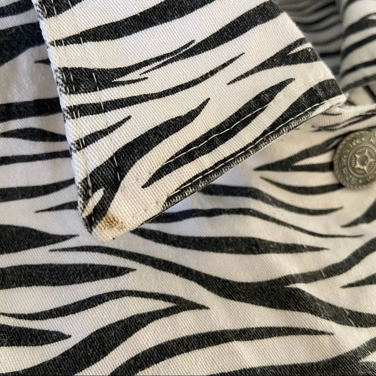 00's Zebra Print Jacket with Button Clasp by Mesmerize