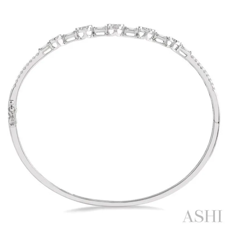 1 1/10 Ctw Lovebright Circular Mounts Baguette & Round Cut Diamond Bangle in 14K White Gold