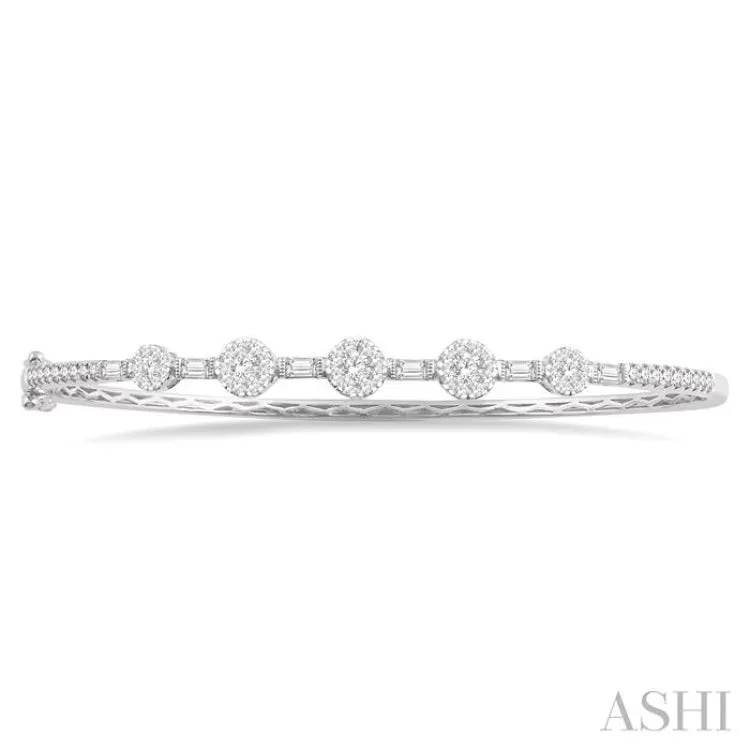 1 1/10 Ctw Lovebright Circular Mounts Baguette & Round Cut Diamond Bangle in 14K White Gold