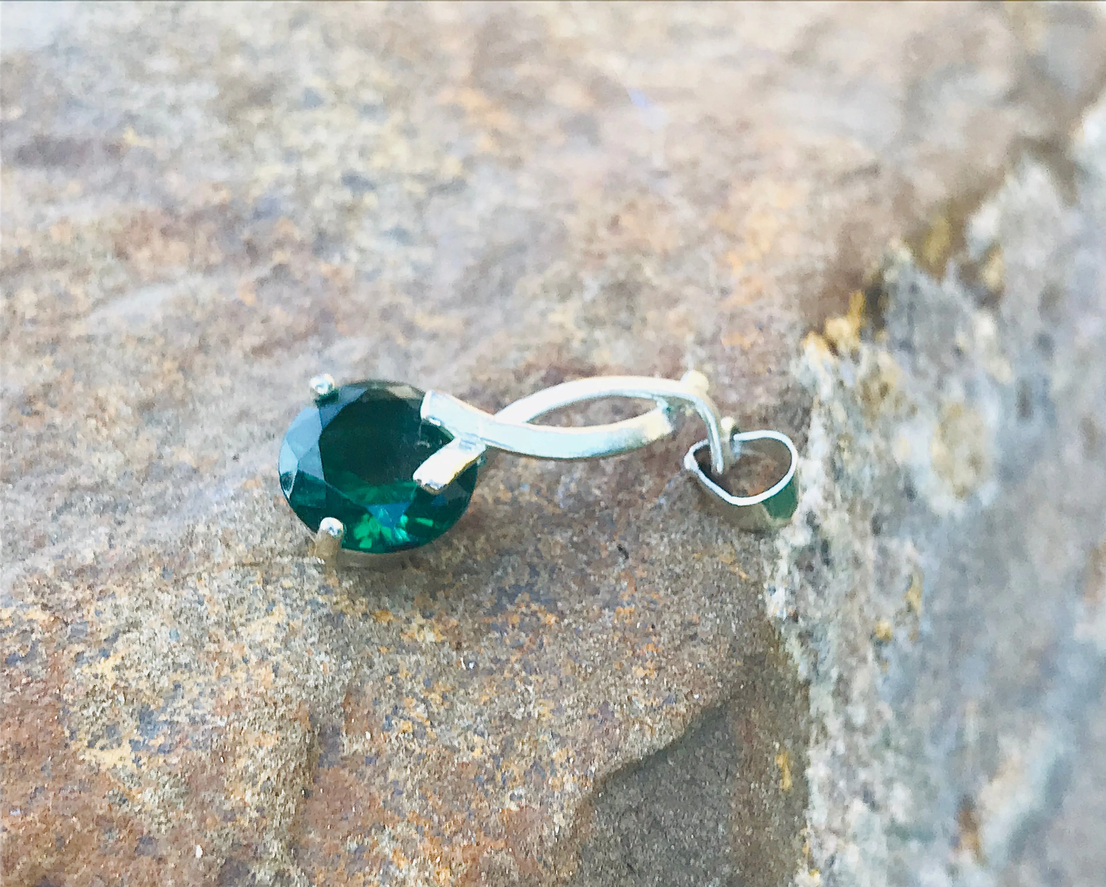 18K GP White Gold Plated Green Emerald Tone Gem Stone Charm Pendant