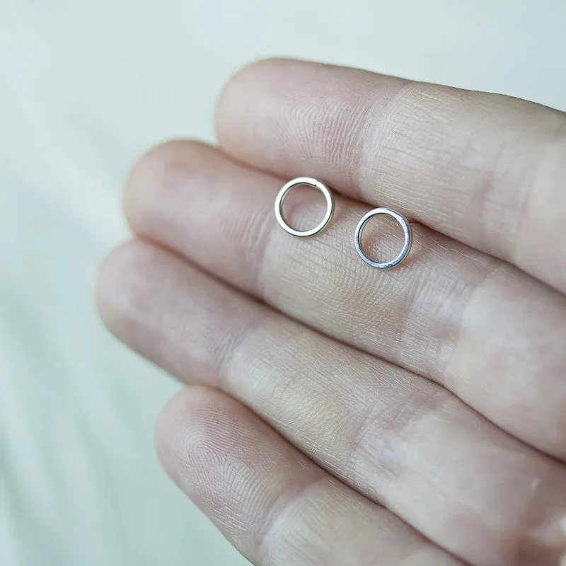 7mm Minimalist Silver Circle Stud Earrings