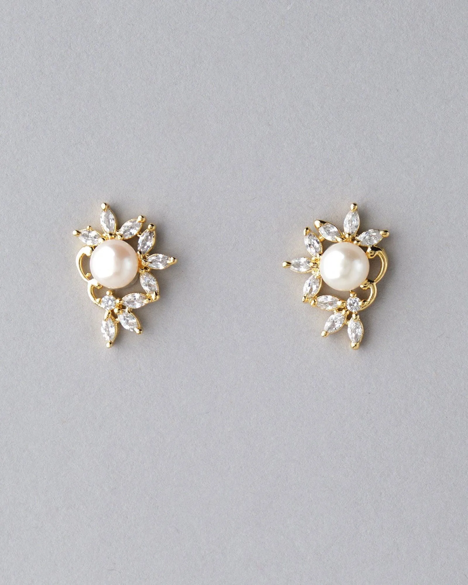 Beautiful Pearl & Stone Stud Earring