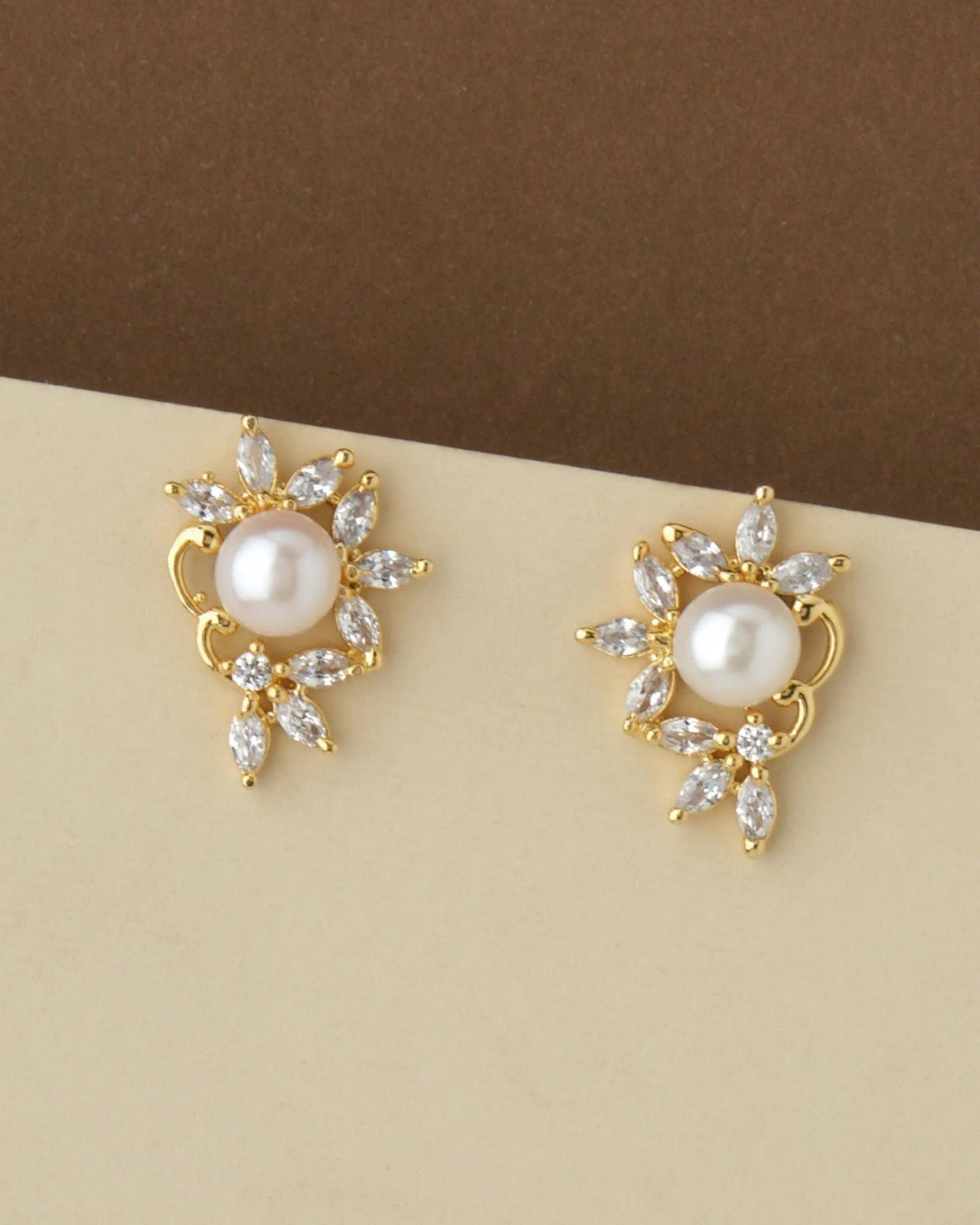 Beautiful Pearl & Stone Stud Earring