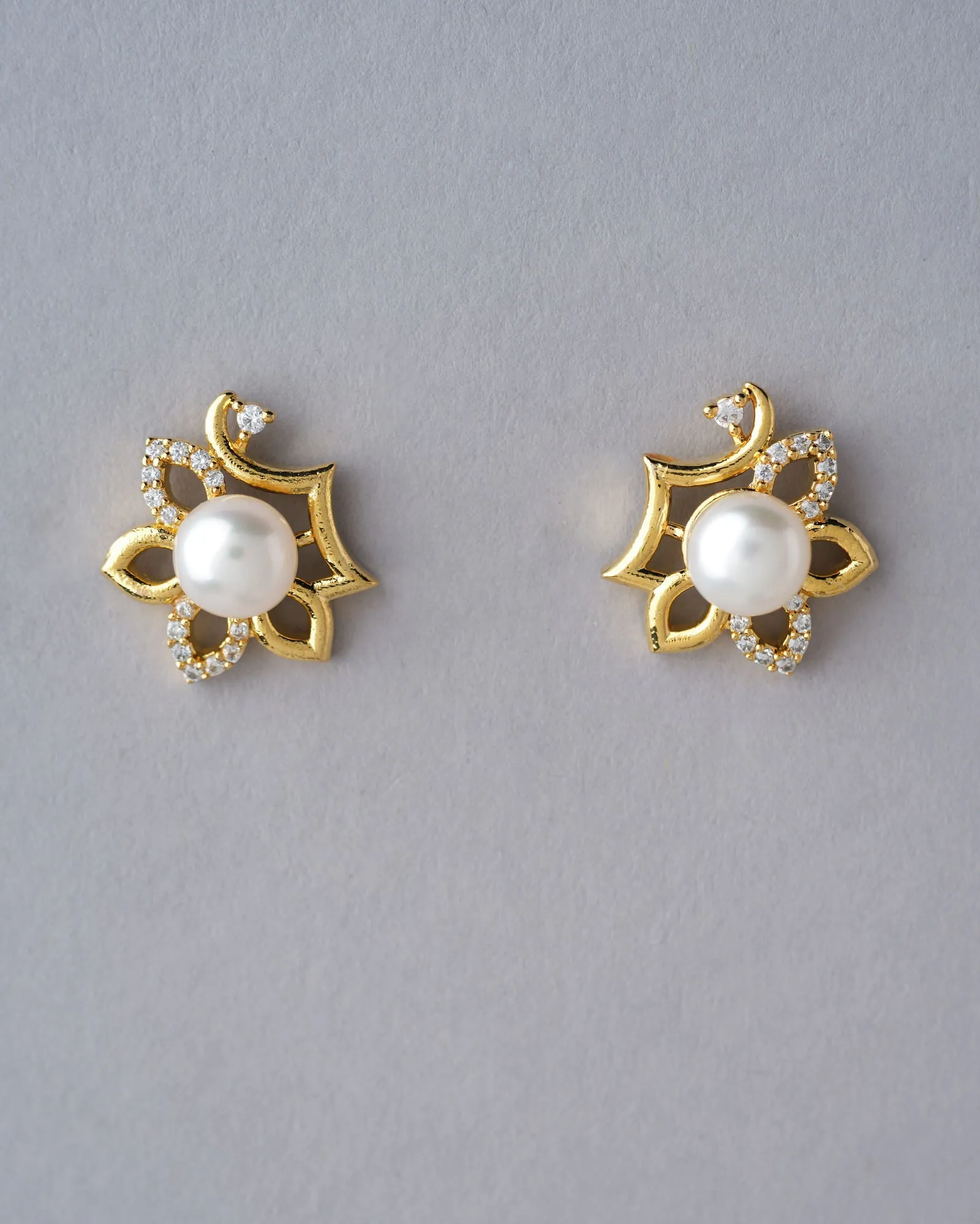 Beautiful Stud Pearl Earring