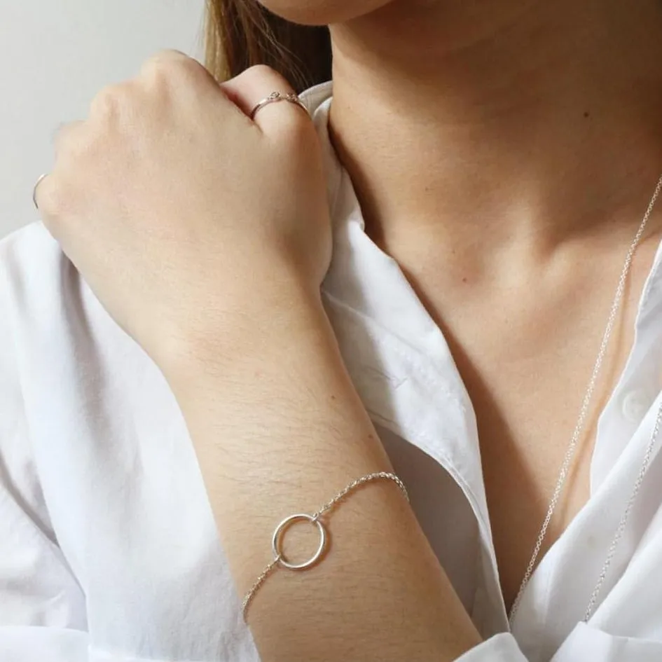 Chic Circle Bracelet