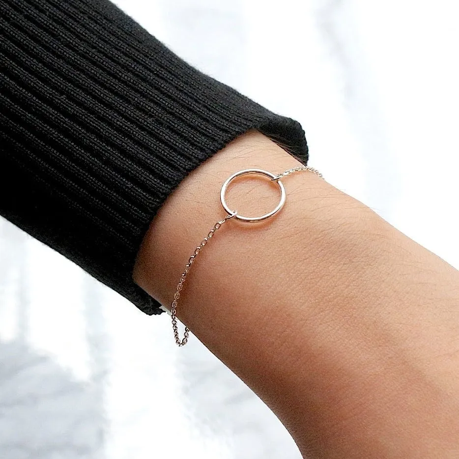 Chic Circle Bracelet