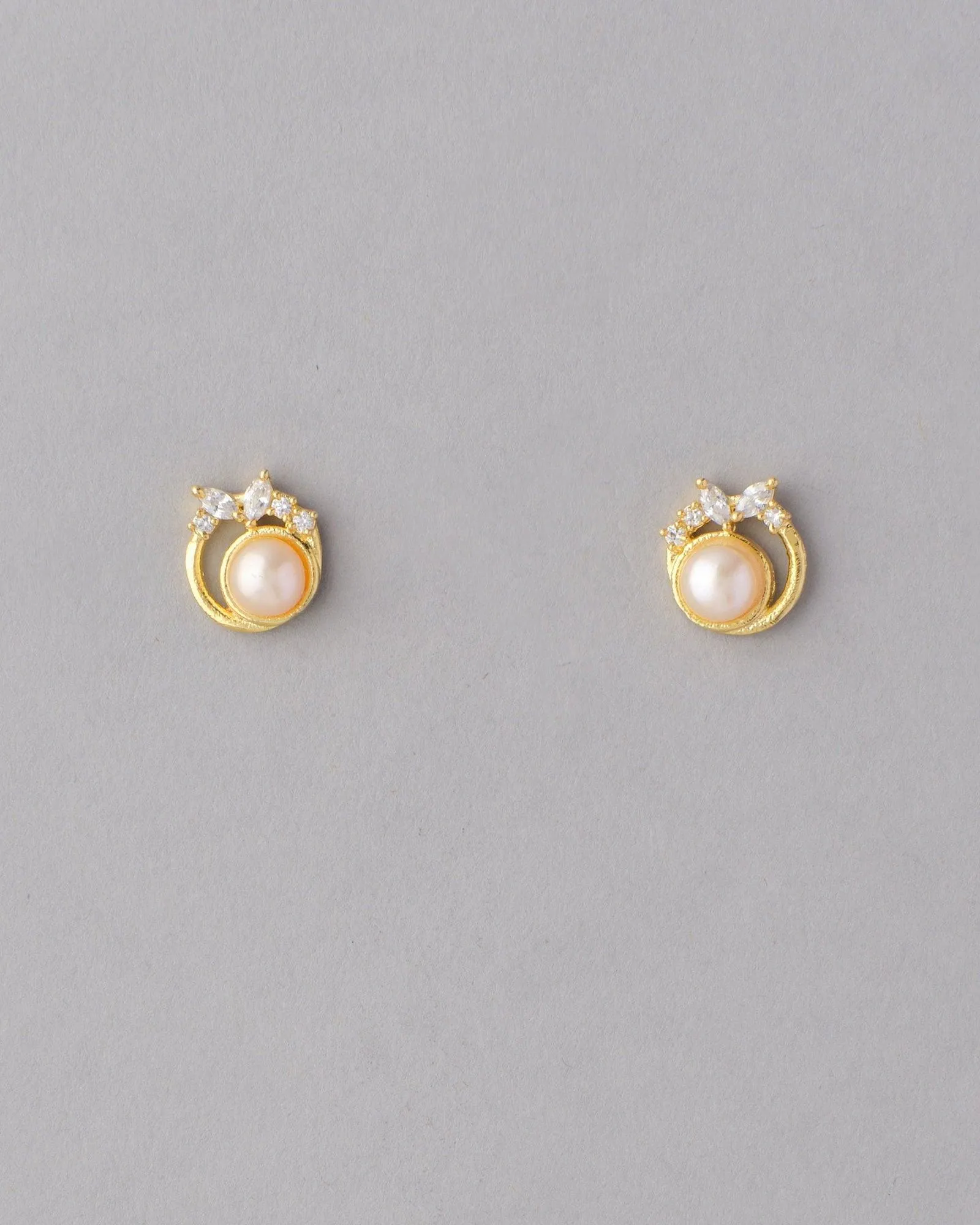 Classic Pearl Stud Earring