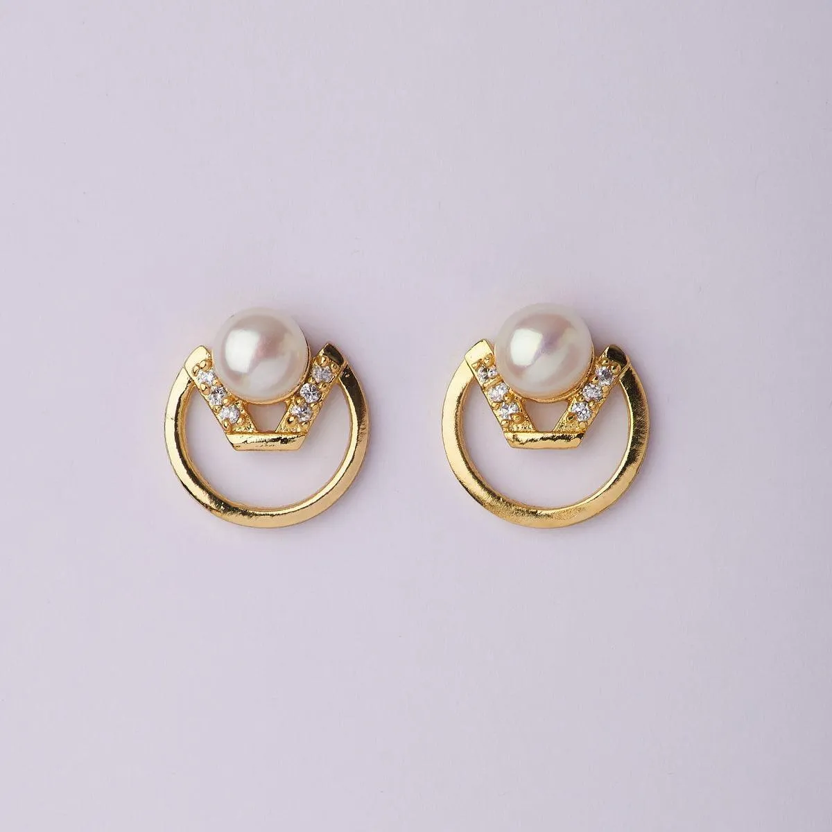 Classic Pearl Stud Earring