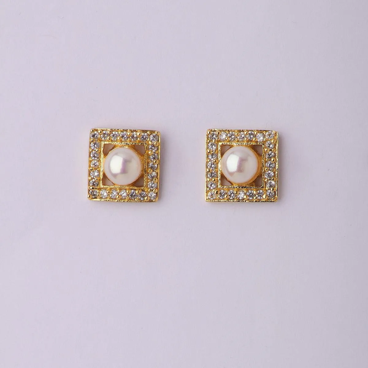 Classic Pearl Stud Earring