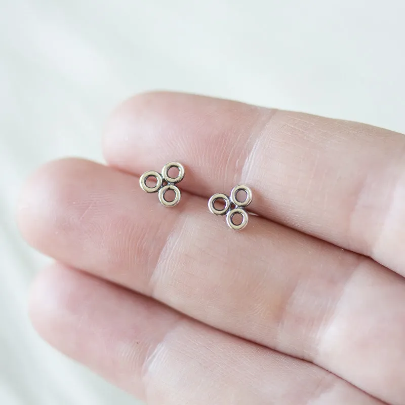 Contemporary Geometric Circle Cluster Stud Earrings, 6mm