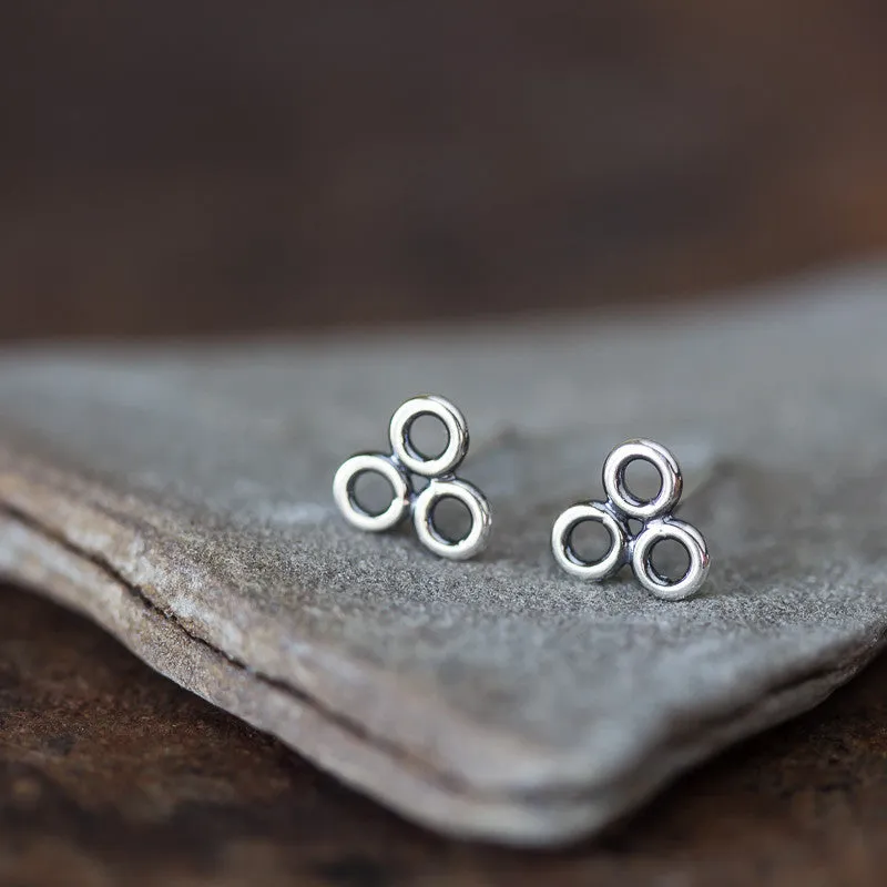 Contemporary Geometric Circle Cluster Stud Earrings, 6mm