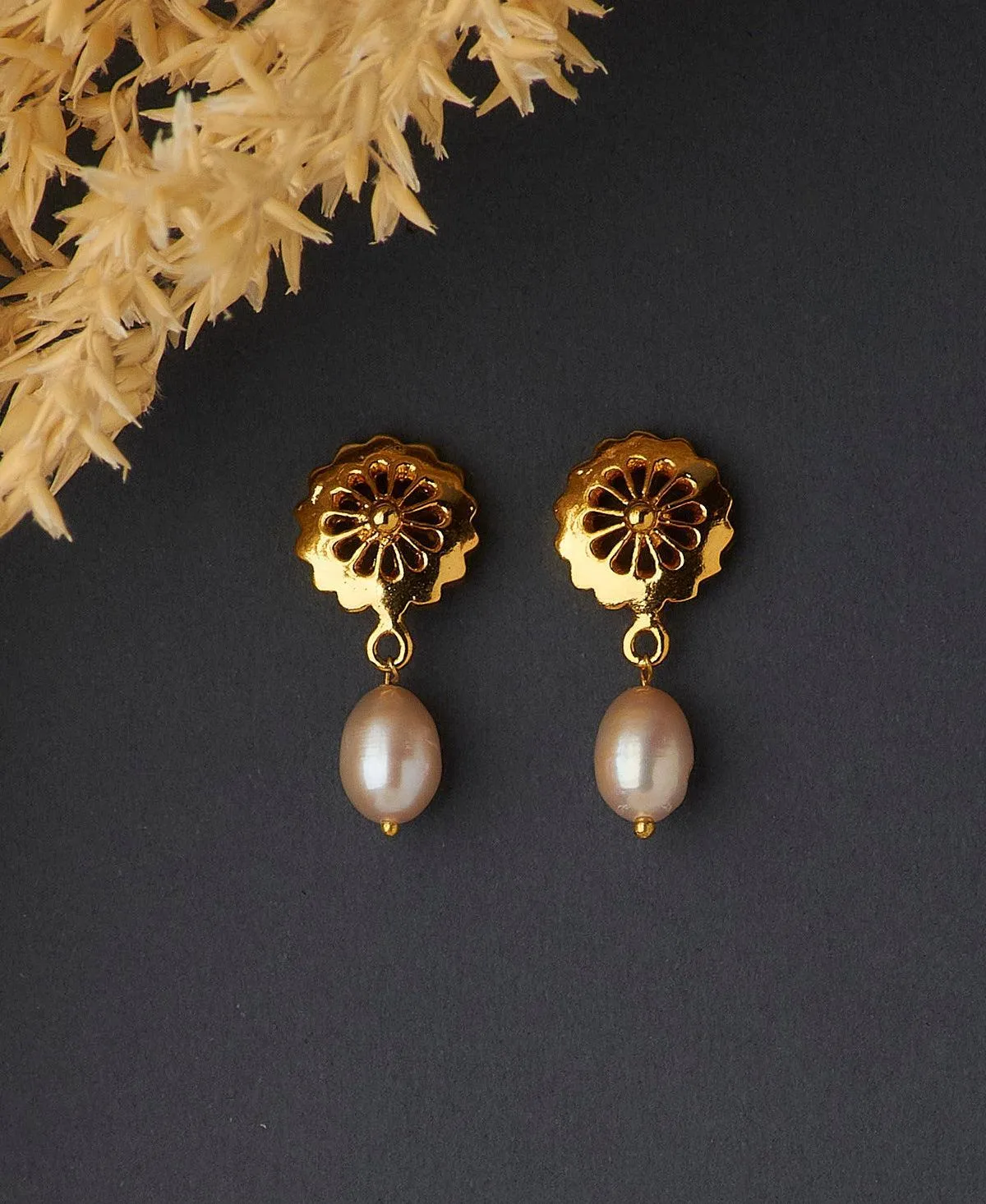 Elegant Pearl Hanging Earring