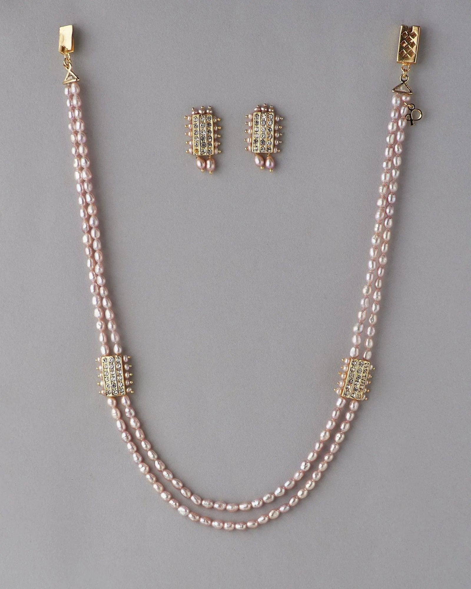 Elegant Pearl Necklace Set