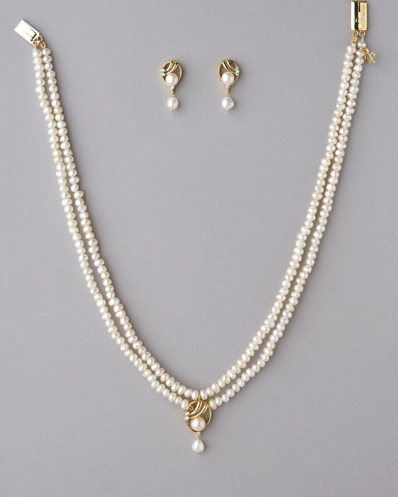 Elegant Pearl Necklace Set