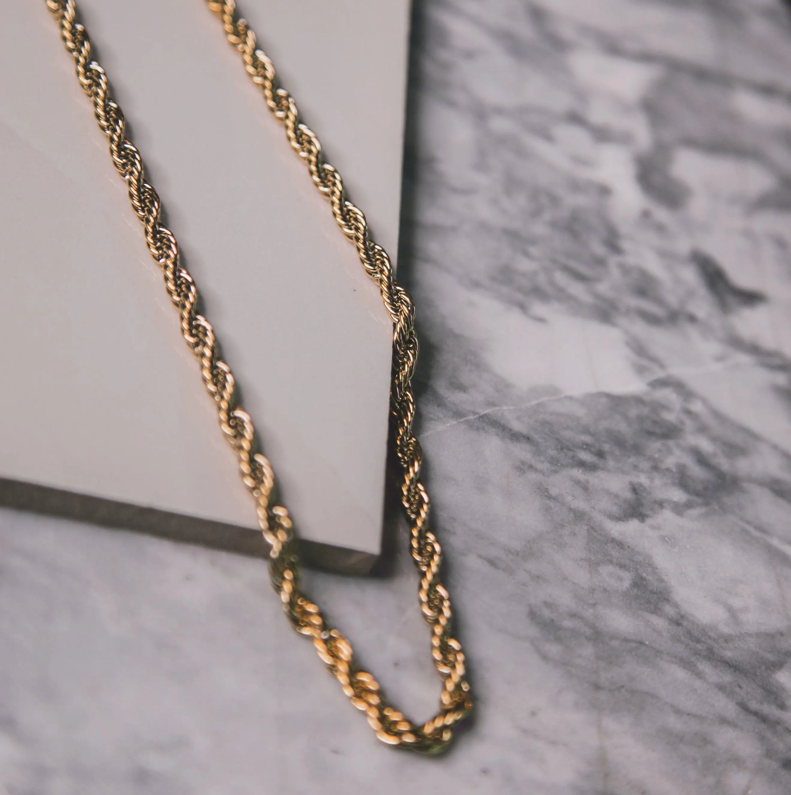 Maia Twist Chain Necklace | 18K Gold Plated