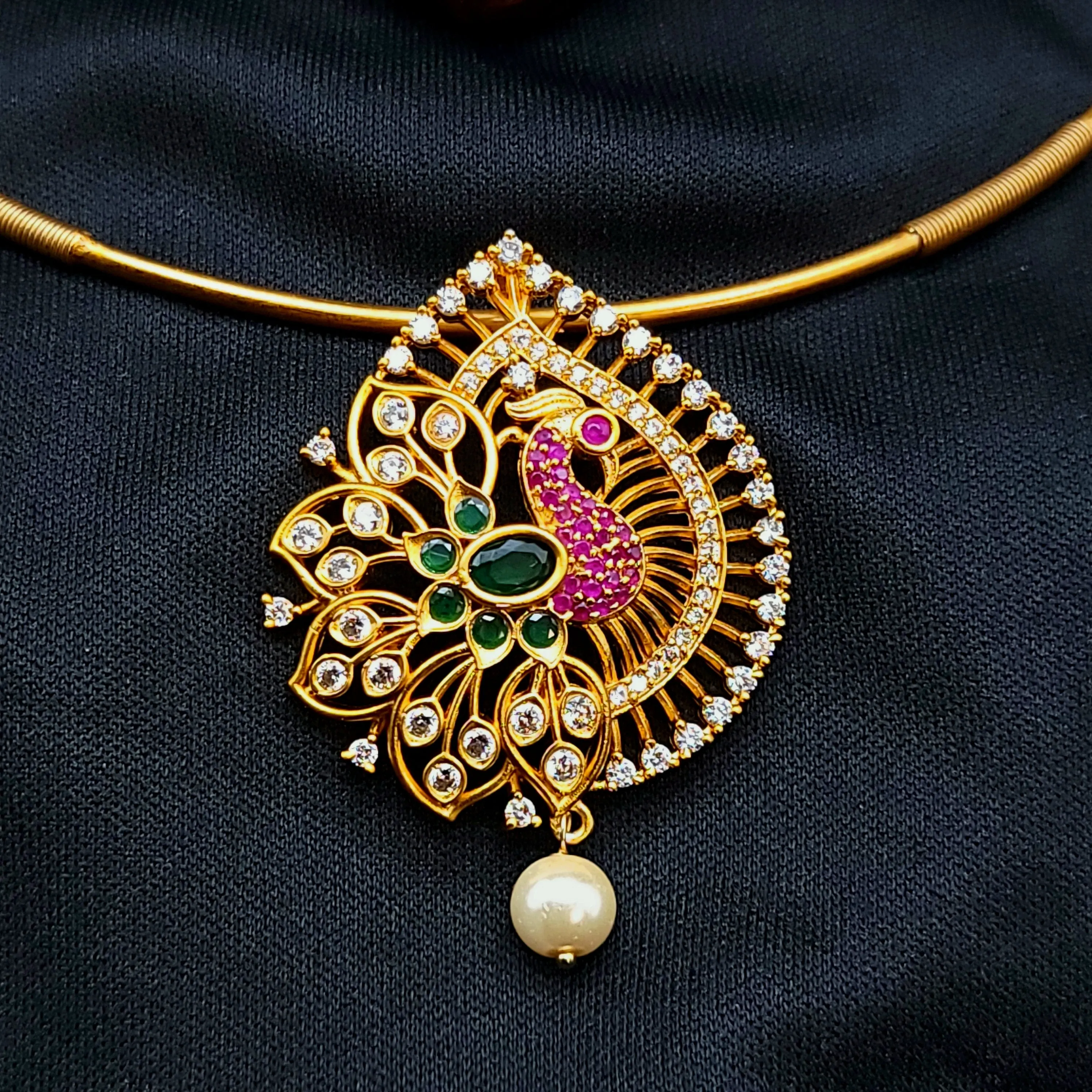 Matte Gold Peacock Hasili Necklace Set