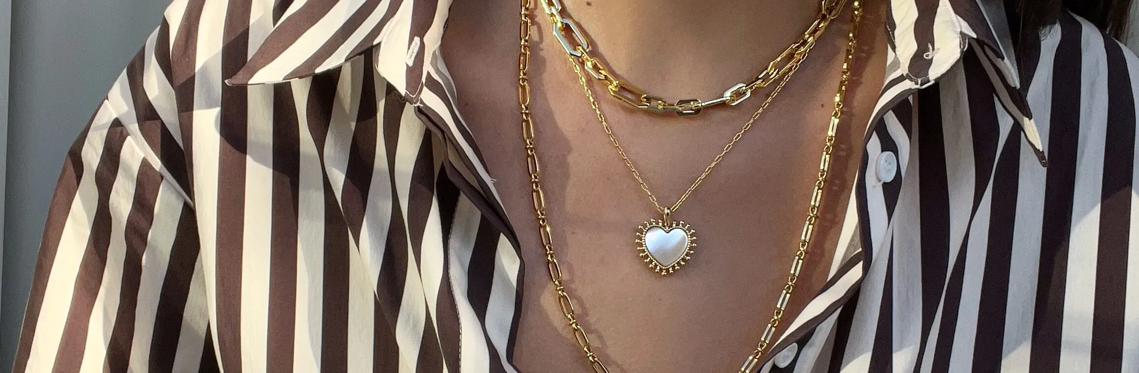 Talis Chains Mini Heart Pendant - Mother of Pearl